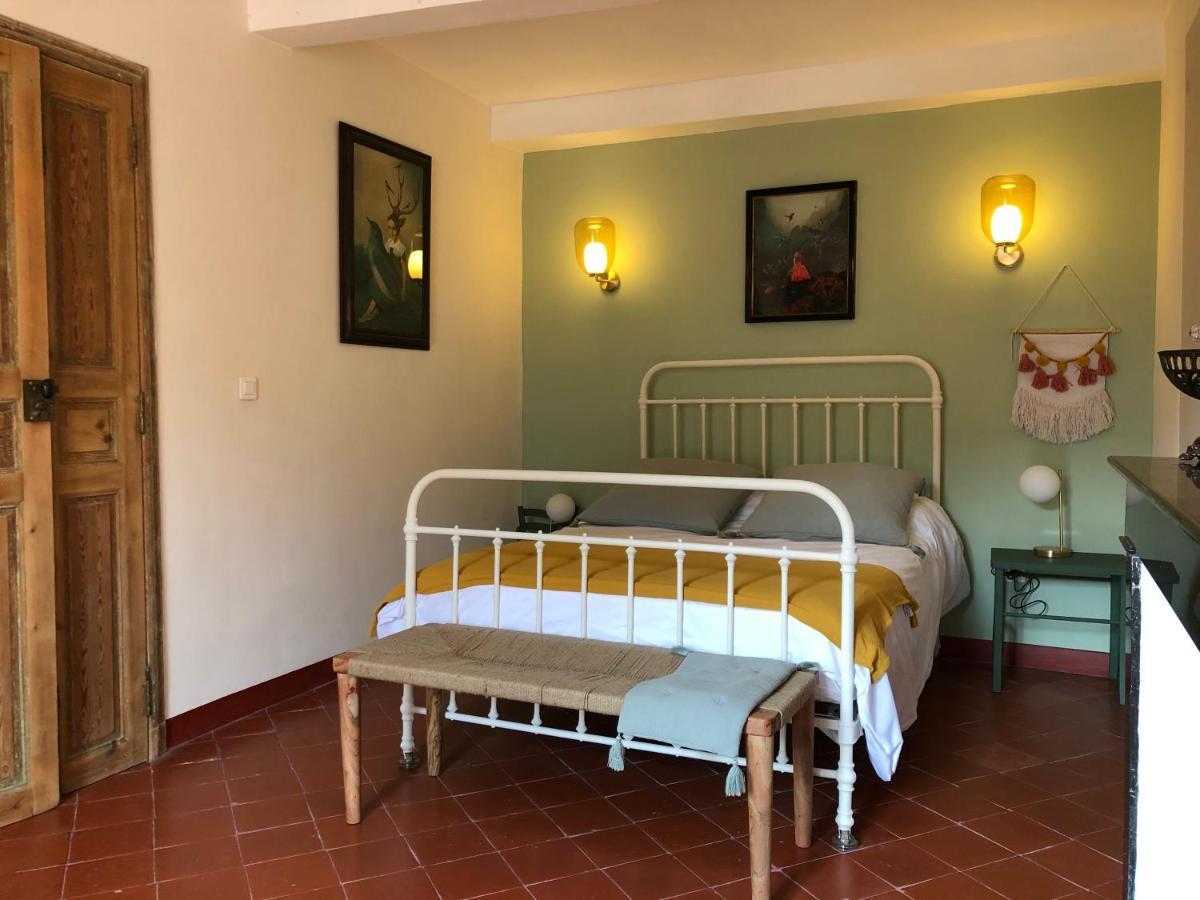 L'Oiseau Bleu Rollier Bed and Breakfast Roubia Εξωτερικό φωτογραφία