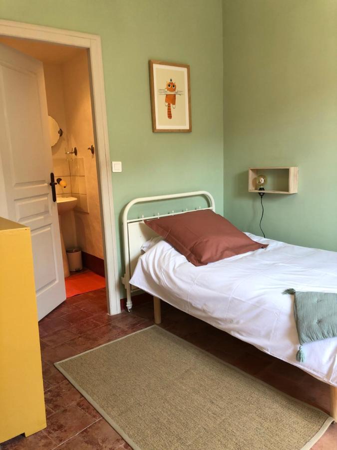 L'Oiseau Bleu Rollier Bed and Breakfast Roubia Εξωτερικό φωτογραφία