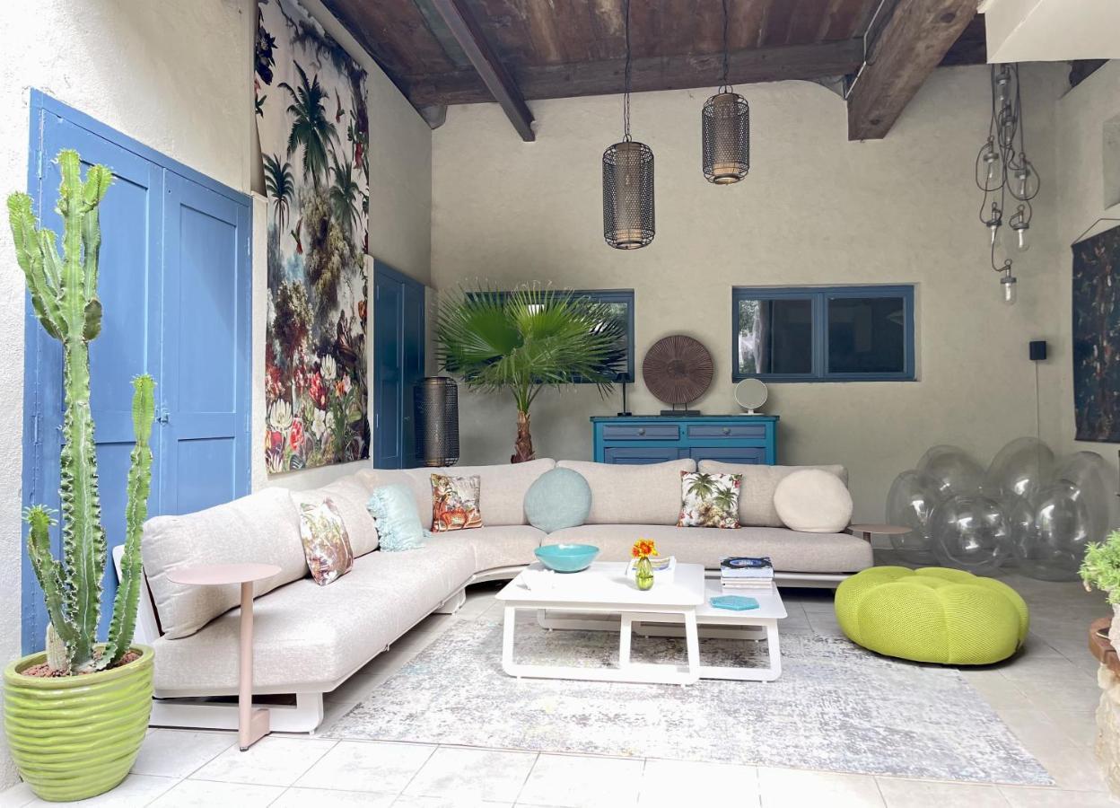 L'Oiseau Bleu Rollier Bed and Breakfast Roubia Εξωτερικό φωτογραφία